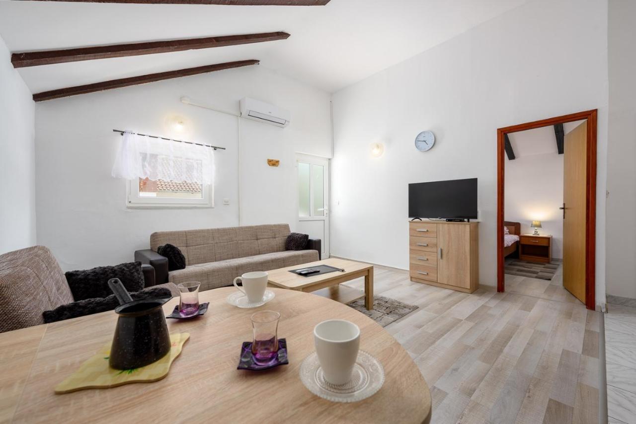 Amore House With Apartment Umago Esterno foto