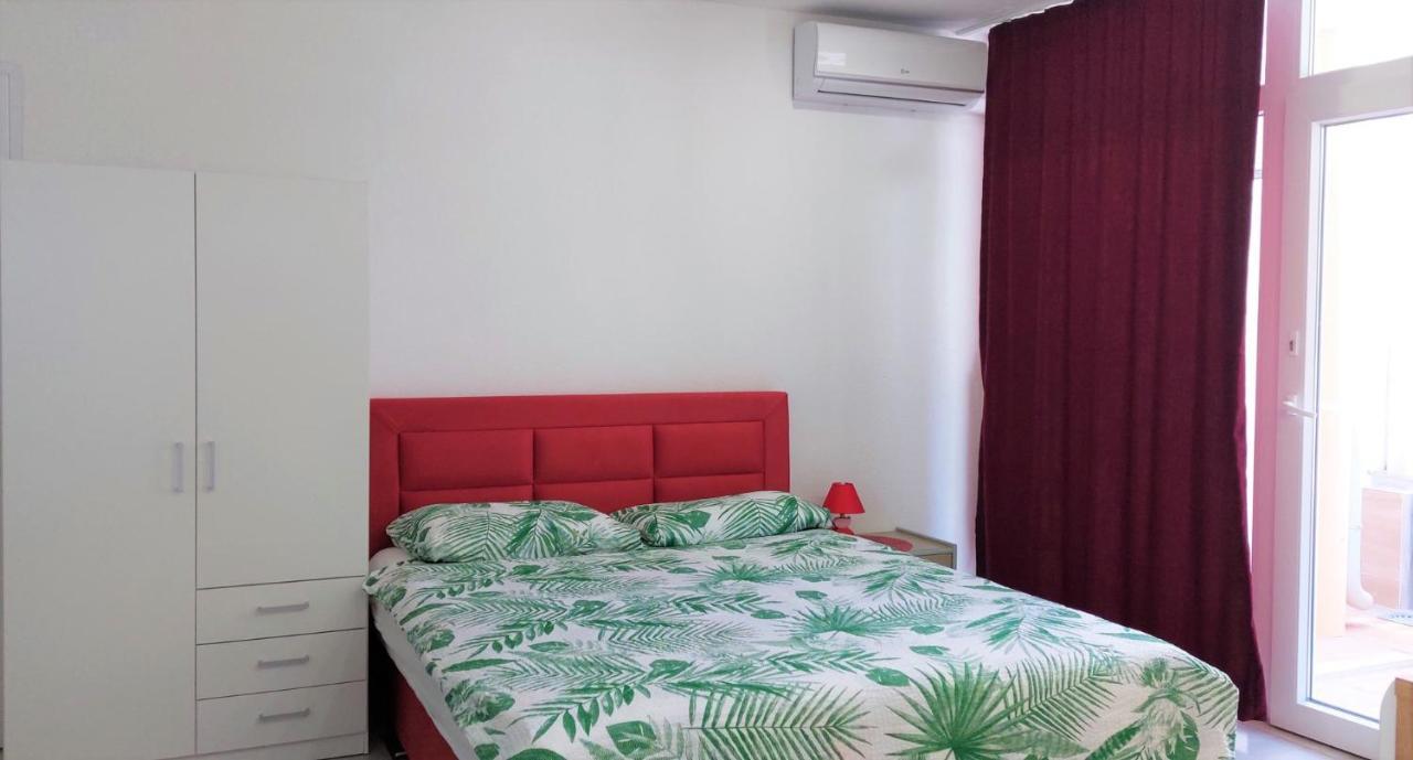 Amore House With Apartment Umago Esterno foto