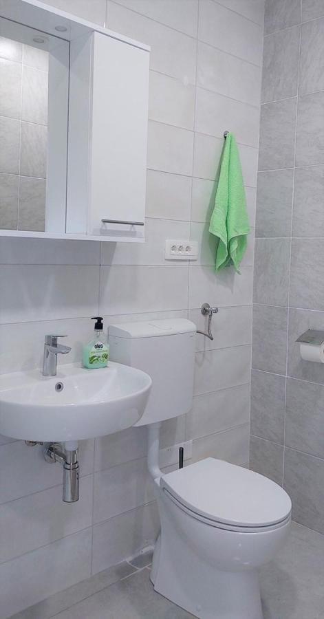 Amore House With Apartment Umago Esterno foto