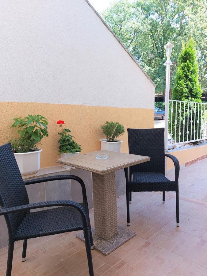 Amore House With Apartment Umago Esterno foto