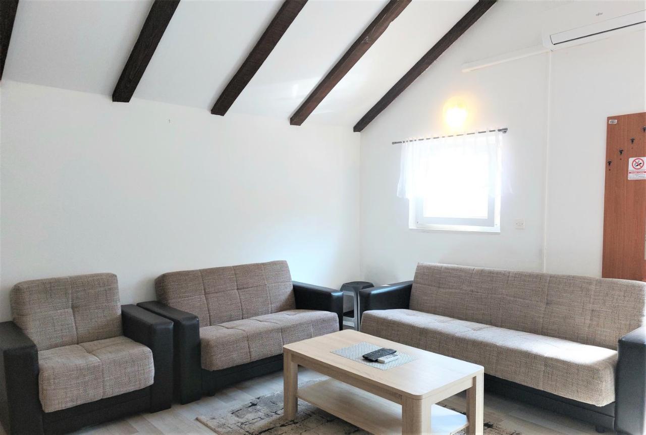 Amore House With Apartment Umago Esterno foto