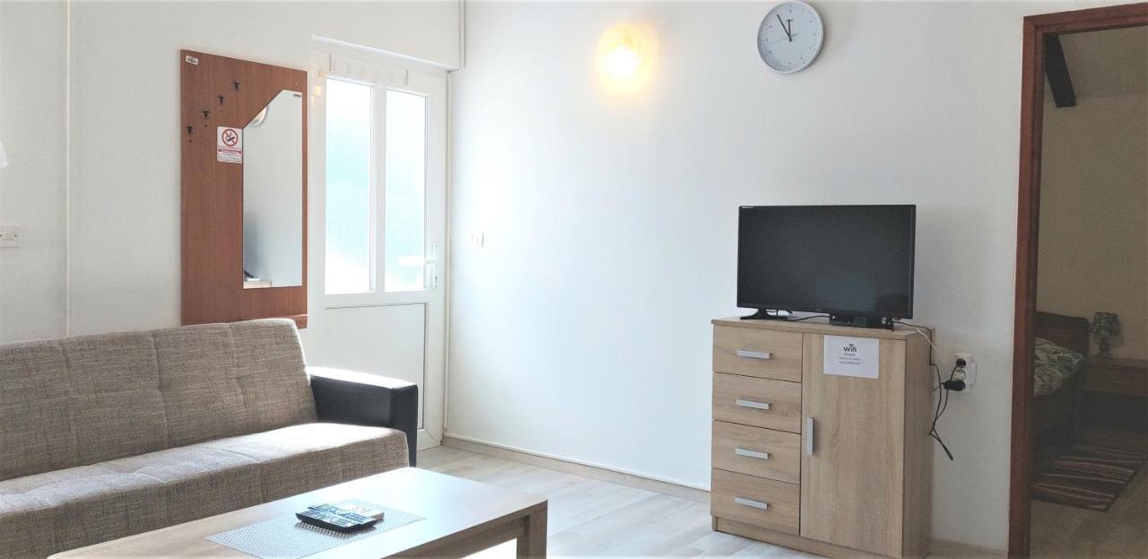 Amore House With Apartment Umago Esterno foto